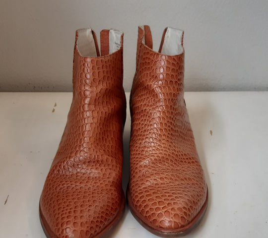 Chaos & Harmony Leather Tan Croc  Ankle Boot Size 11