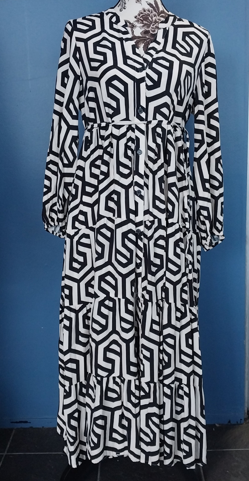 Whistle Size 10 Four Tiered Long Sleeve Dress in  Black/Cream