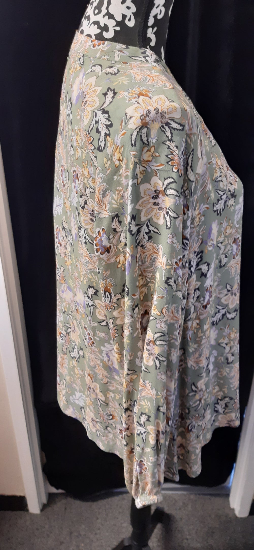 Yours Truly Darcy print blouse size XL