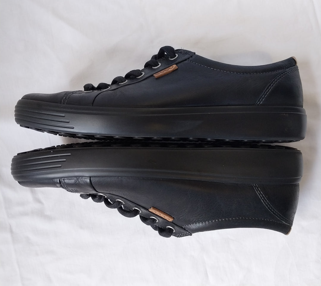 ECCO Mens Black Leather Sneaker size US 9 EUR 43