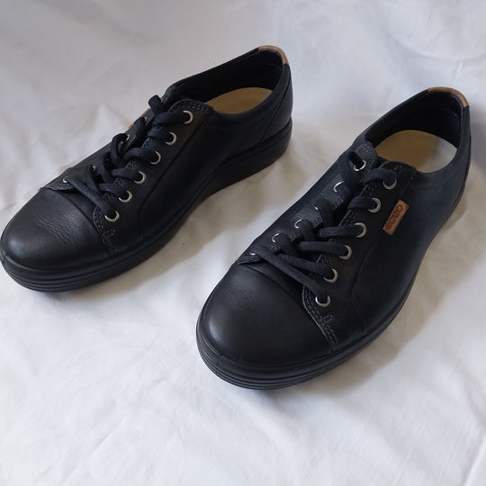ECCO Mens Black Leather Sneaker size US 9 EUR 43