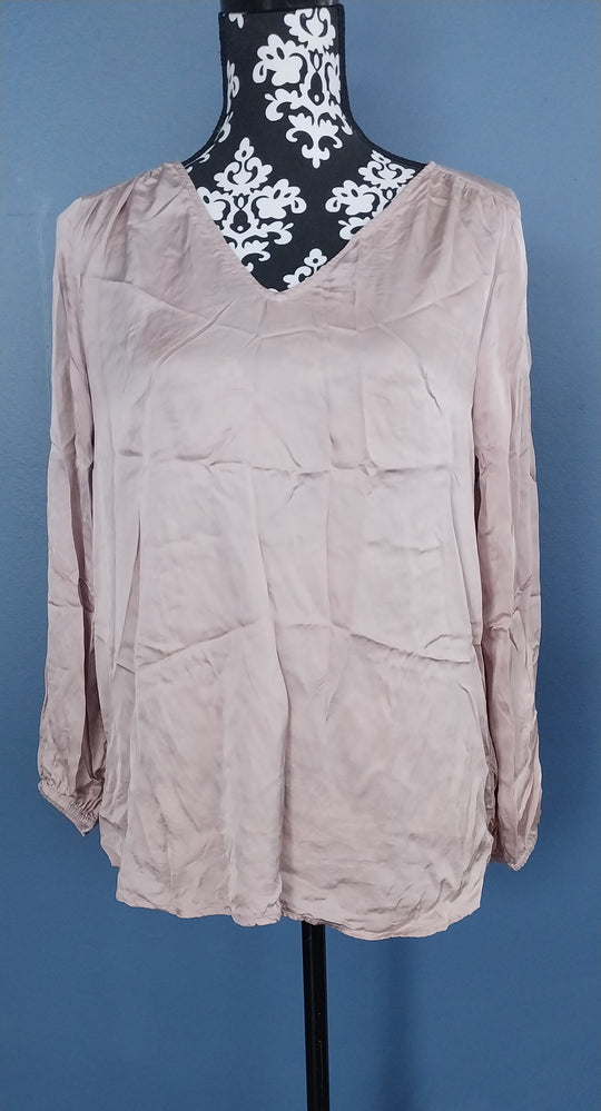Velvet by Graham&Spencer Satin Viscose Long Sleeve Top size M Blush