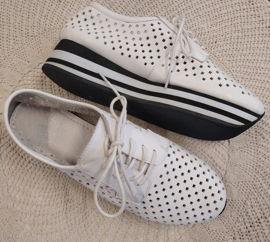 Minx Boutique Box Cut  White Leather Platform Shoes size 37