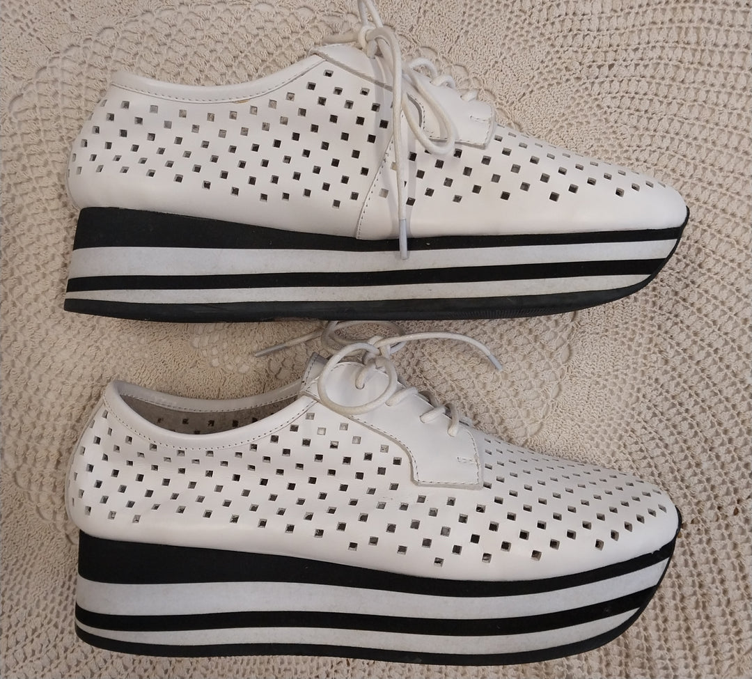 Minx Boutique Box Cut  White Leather Platform Shoes size 37