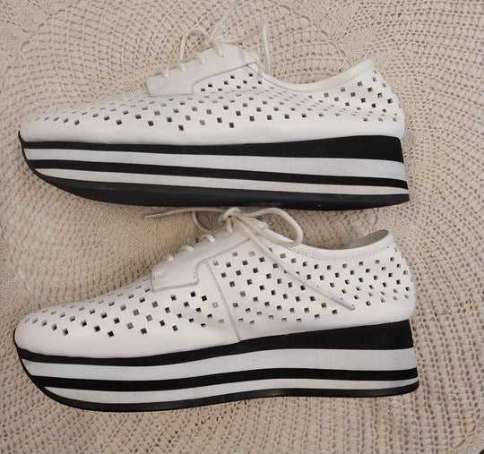 Minx Boutique Box Cut  White Leather Platform Shoes size 37