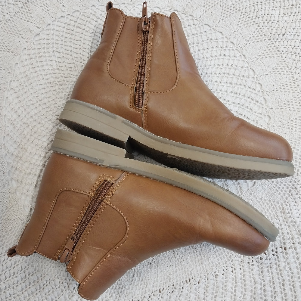 Pumpkin Patch Kids Boots Tan size 13