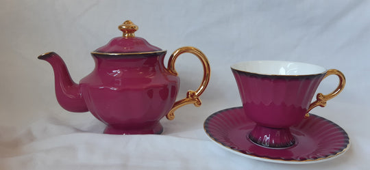 T-2 teapot with cup/saucer - T for One