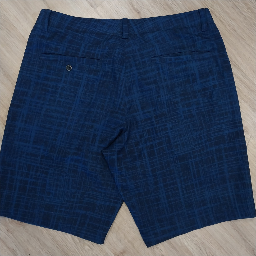 Under Armour Mens size 38/96 Shorts