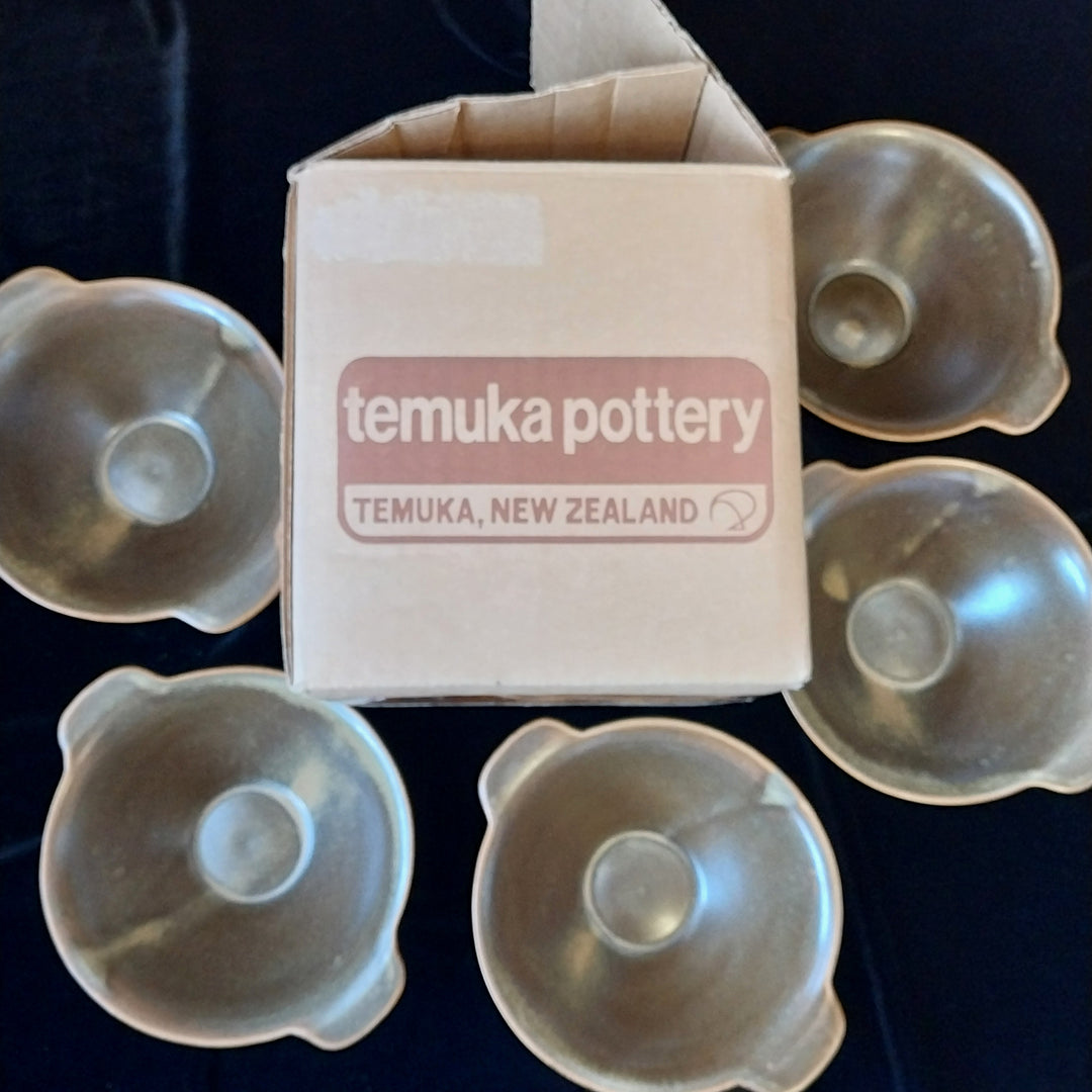 Temuka Stoneware Set of Bowls