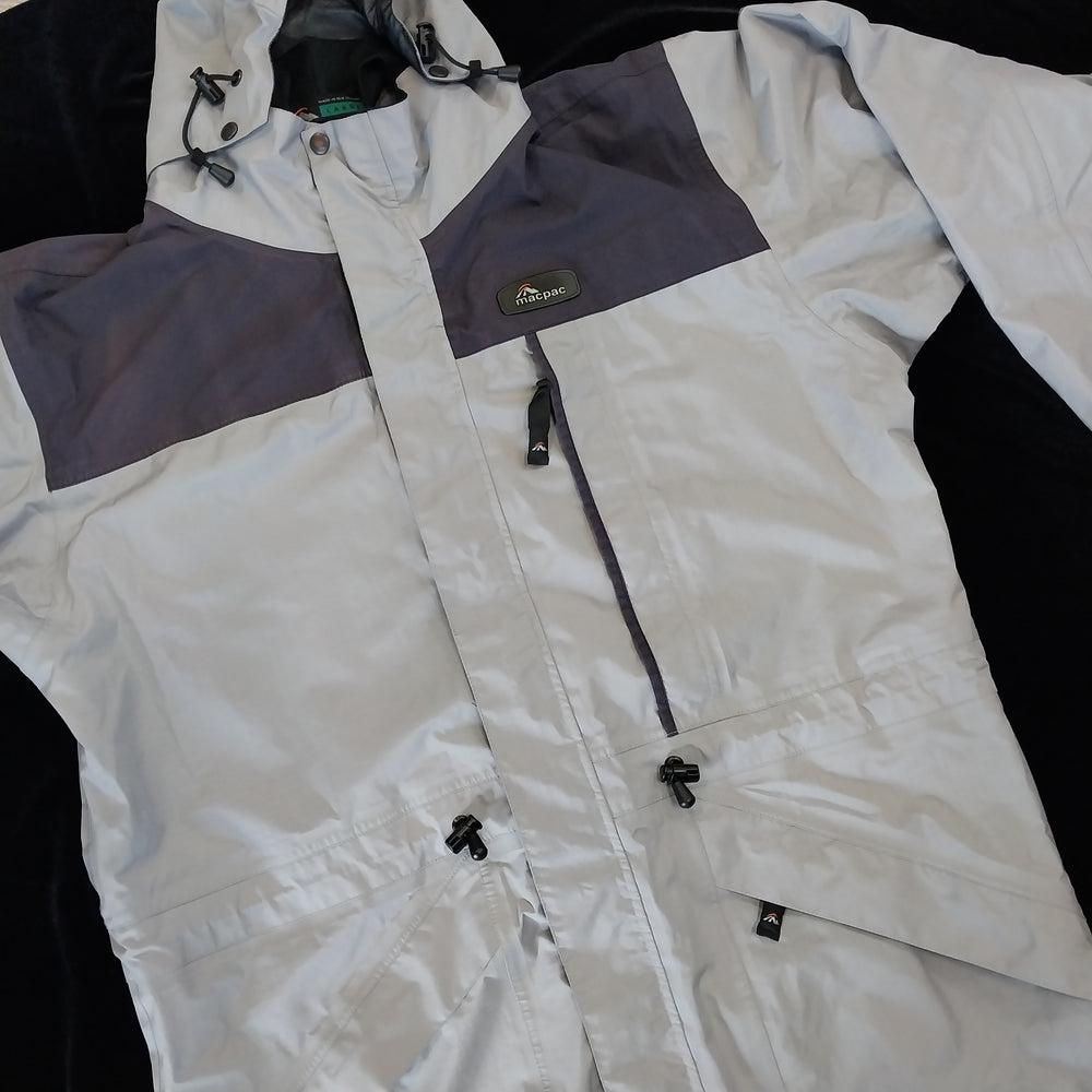 Mac Pac Long Jacket Size L Made in New Zealand