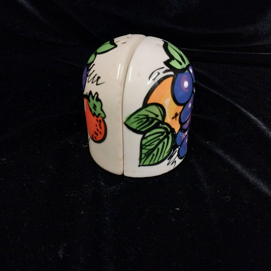 Kevin Kilsby New Zealand Ceramic Artist  Vintage 1980s Salt & Pepper Shakers