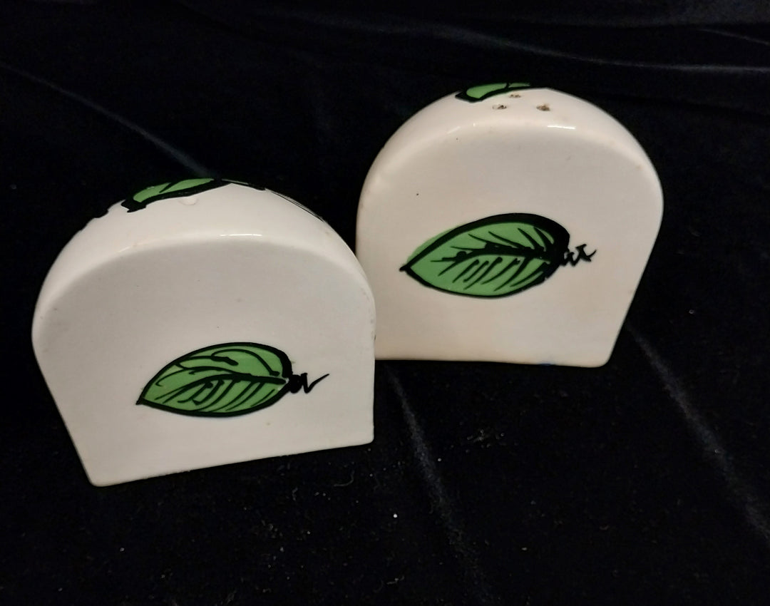 Kevin Kilsby New Zealand Ceramic Artist  Vintage 1980s Salt & Pepper Shakers