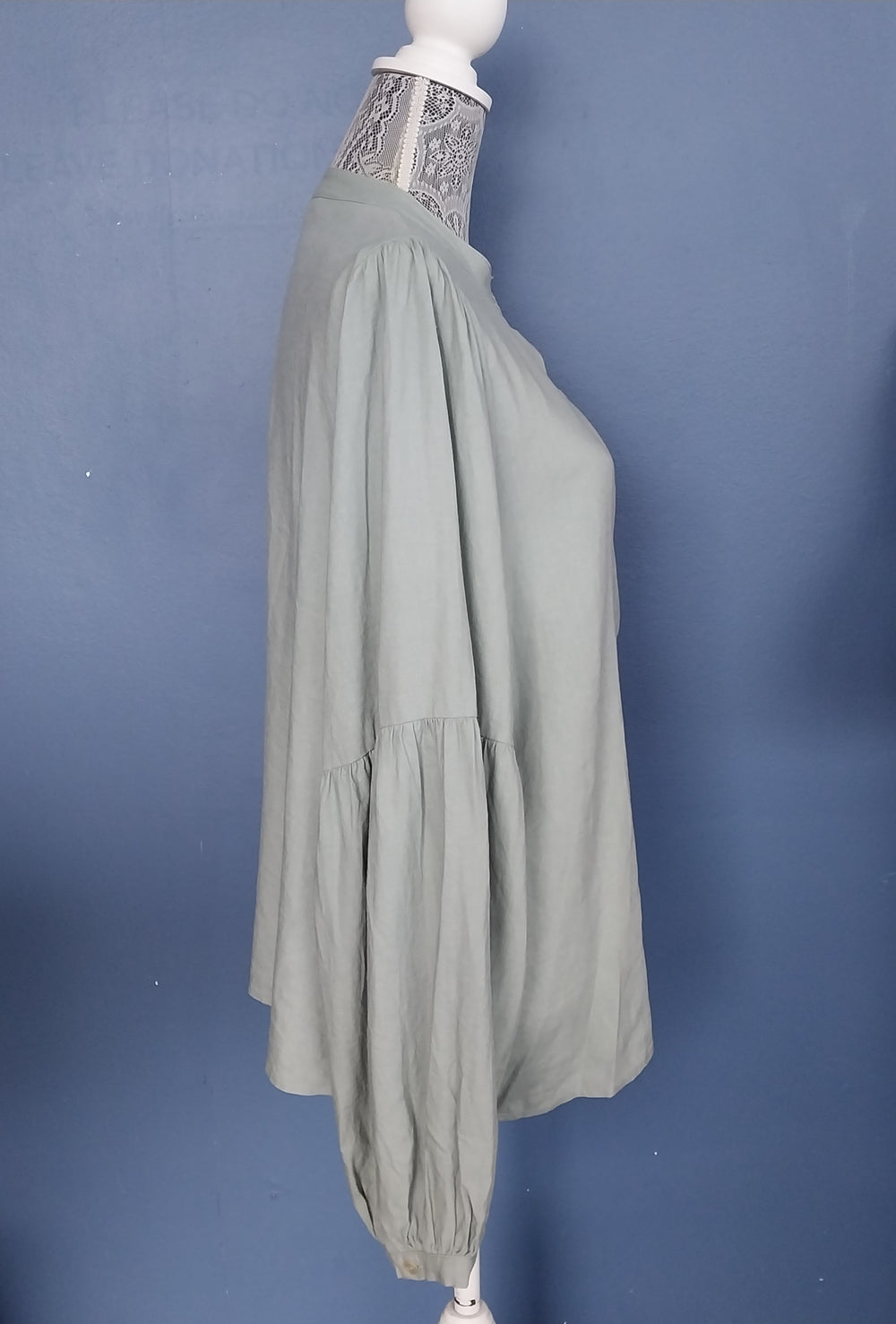 Stella & Gemma size 16 Soft Green Balloon Sleeve Shirt