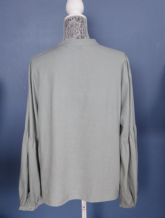 Stella & Gemma size 16 Soft Green Balloon Sleeve Shirt