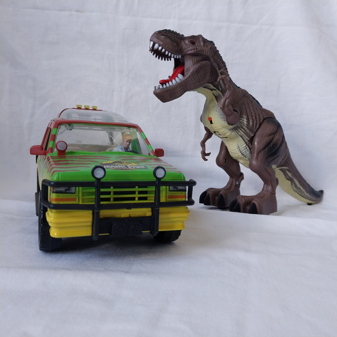 Jurassic World Legacy Collection 1993 Ford Explorer 2020 Mattel