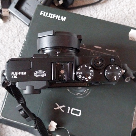 Fujifilm X10 Black Compact Digital Camera  Made In Japan