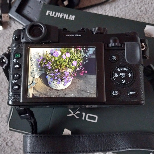 Fujifilm X10 Black Compact Digital Camera  Made In Japan
