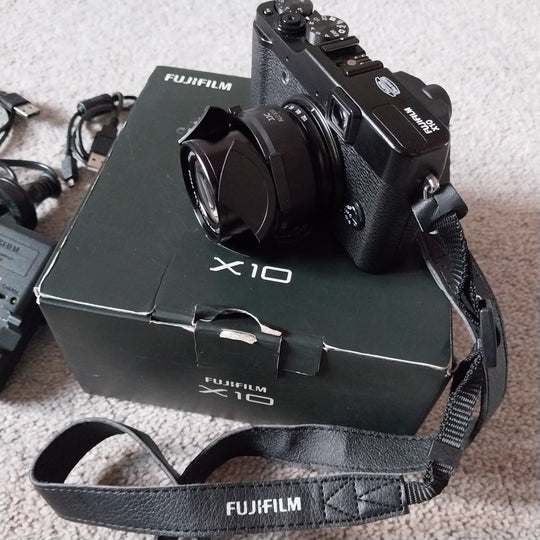 Fujifilm X10 Black Compact Digital Camera  Made In Japan
