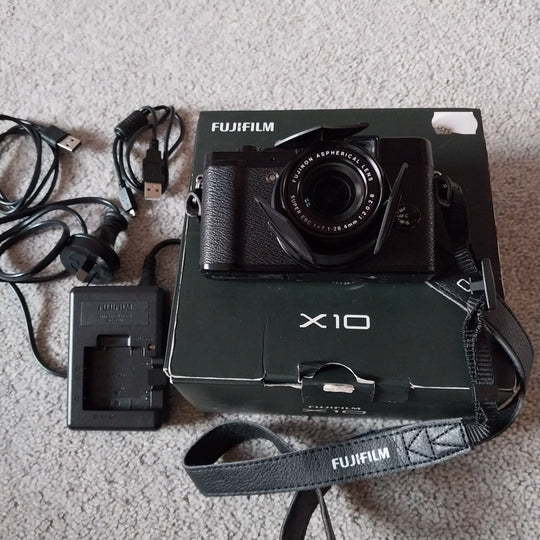 Fujifilm X10 Black Compact Digital Camera  Made In Japan