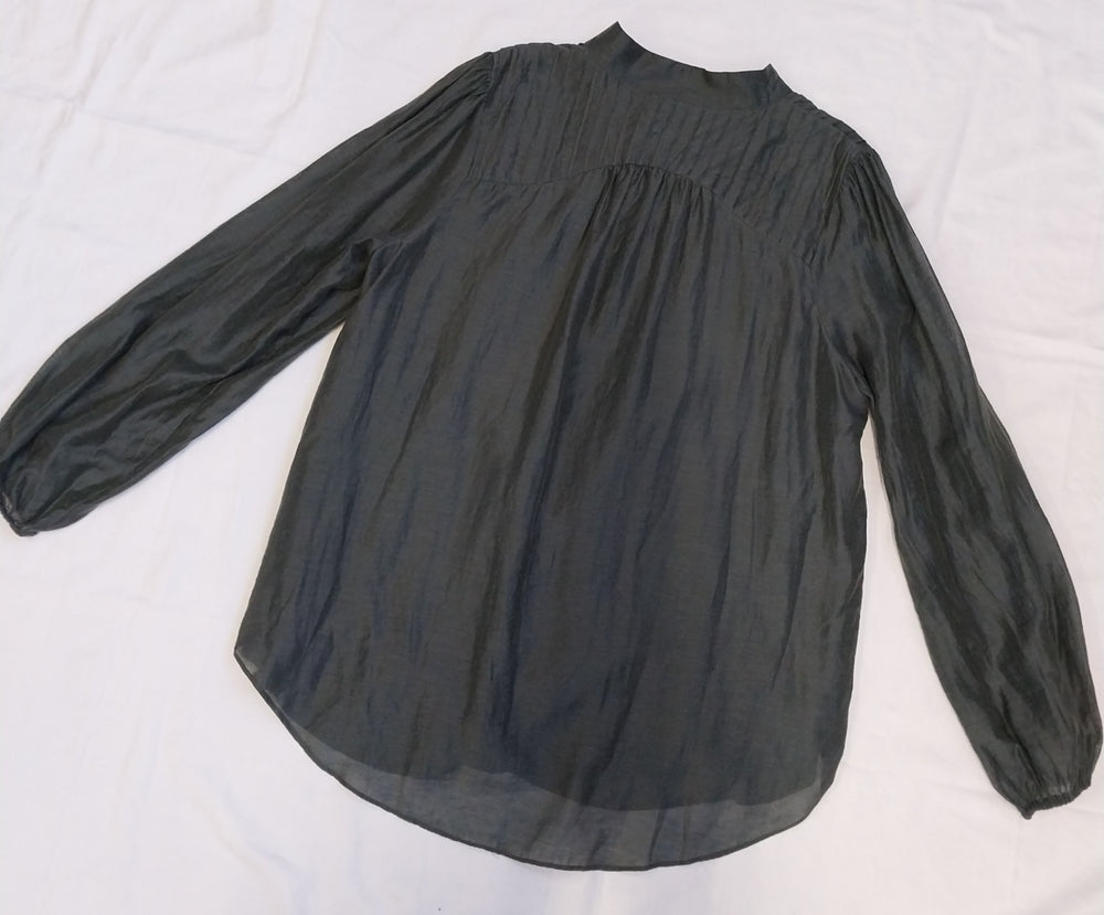 Portmans Size 16 Pleat Detail Gold Button Long Sleeve Shirt