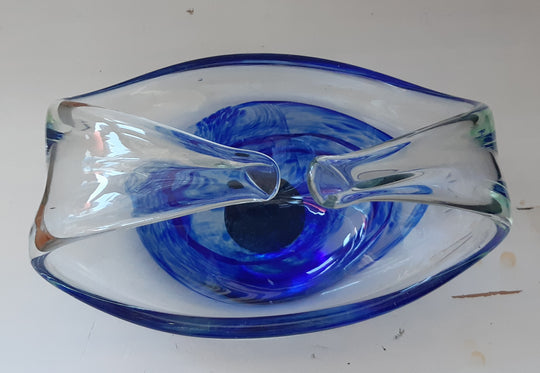 stunning  coloured glass centrepiece/dish/bowl
