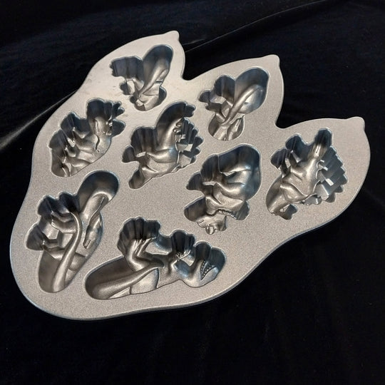 Nordicware Dinosaur Cake/Muffin Pan 3 cups