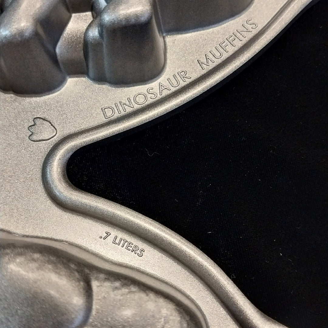 Nordicware Dinosaur Cake/Muffin Pan 3 cups