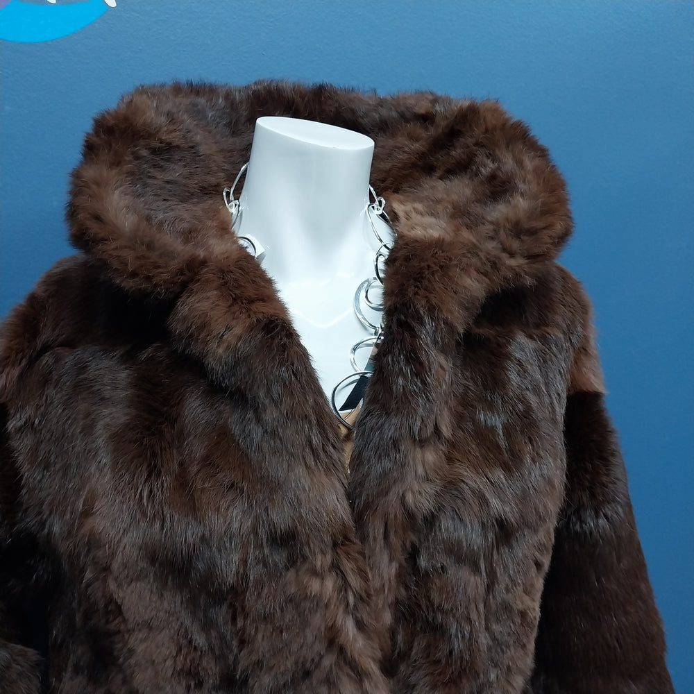 Vintage Fur Coat Made In New Zealand by GB Furs CH CH Size  10/12