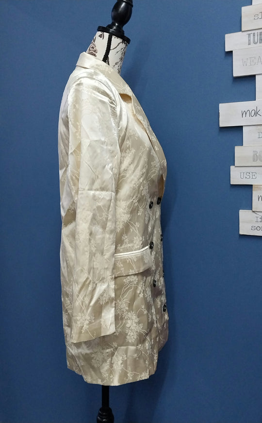 Lioness Blazer /Dress Size S  BNWT Stunning in Cream Jacquard