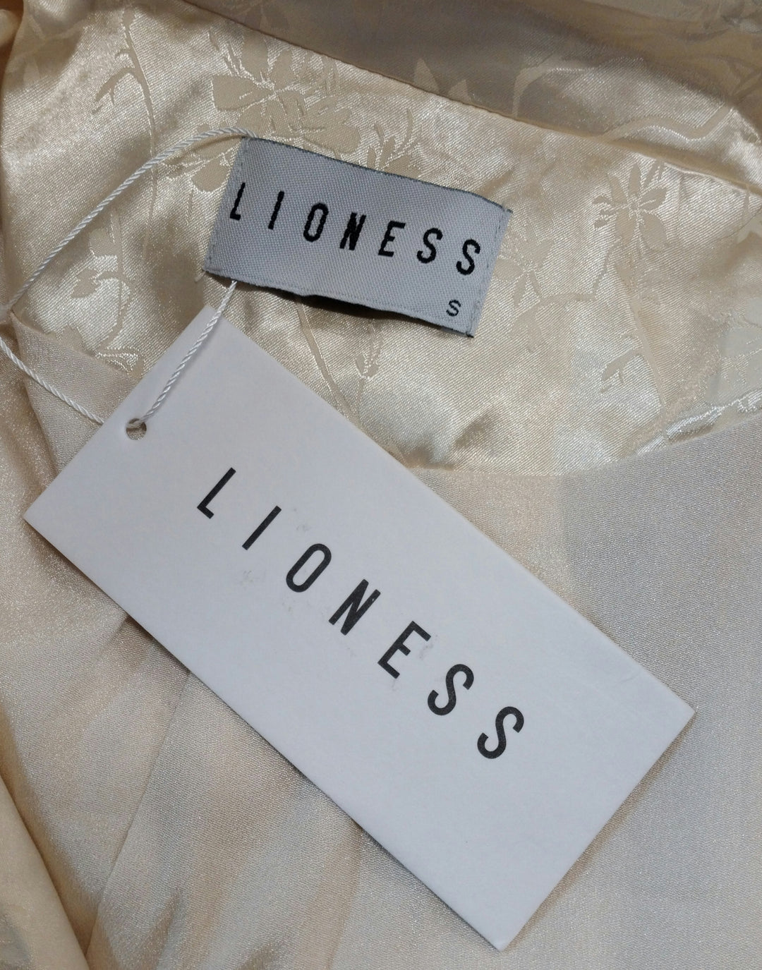 Lioness Blazer /Dress Size S  BNWT Stunning in Cream Jacquard