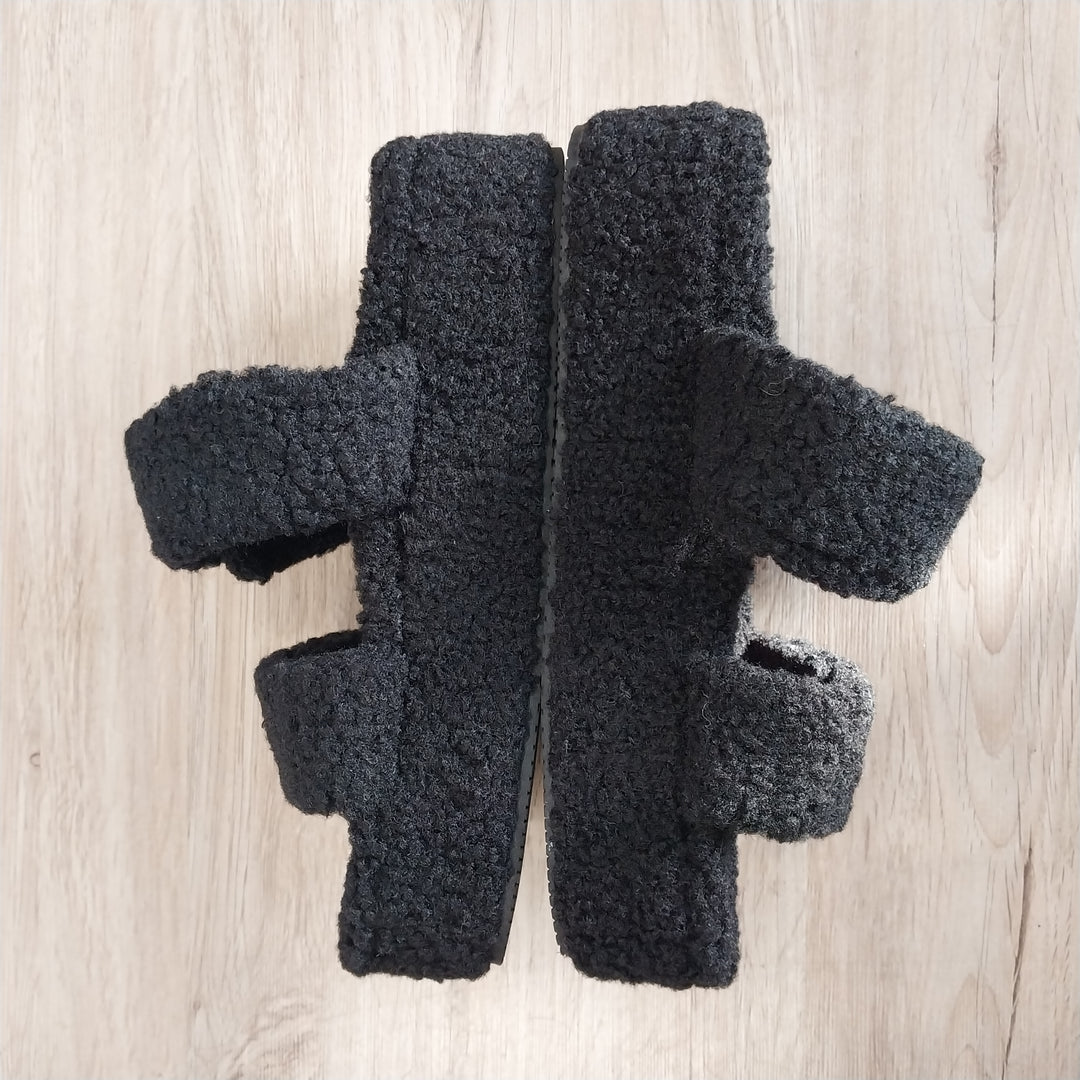 the oodie Sherpa Platform As New size 38-39 Black