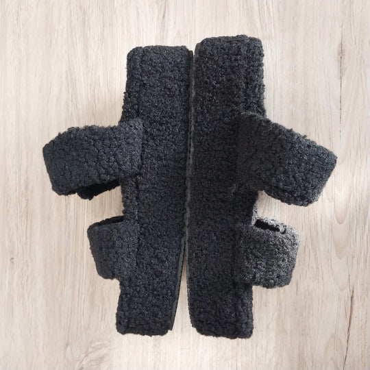 the oodie Sherpa Platform As New size 38-39 Black