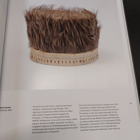 Toi Tu Toi Ora Contemporary Maori Art Book  Edited by Nigel Borell New Zealand