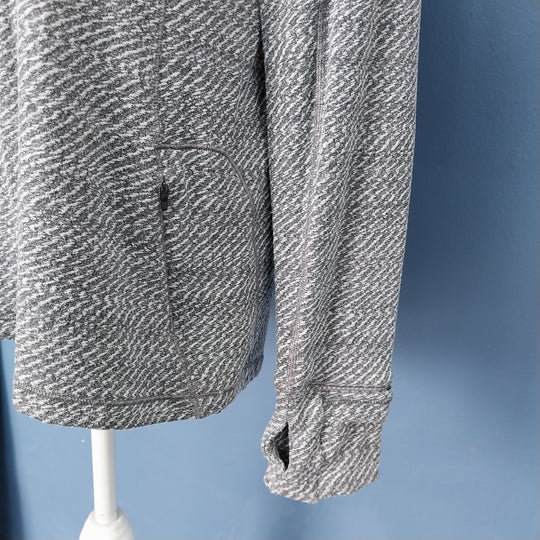 lululemon Womens Long Sleeve 1/2 zip Top size 12 Grey/White