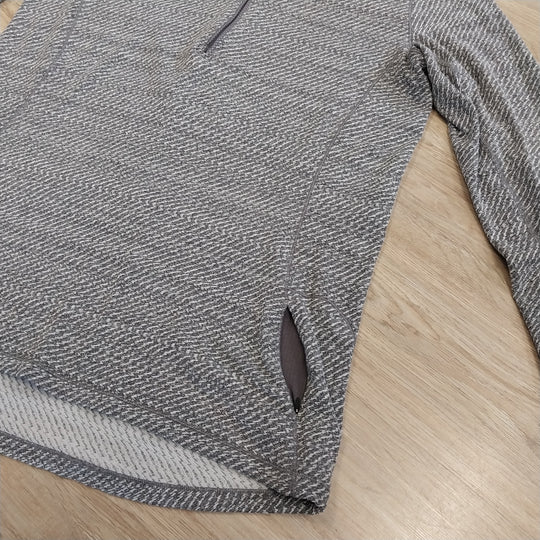lululemon Womens Long Sleeve 1/2 zip Top size 12 Grey/White