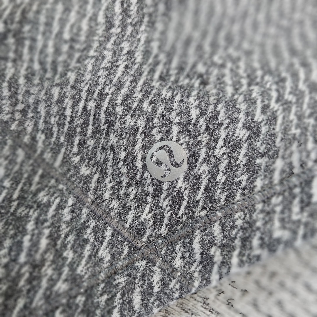 lululemon Womens Long Sleeve 1/2 zip Top size 12 Grey/White