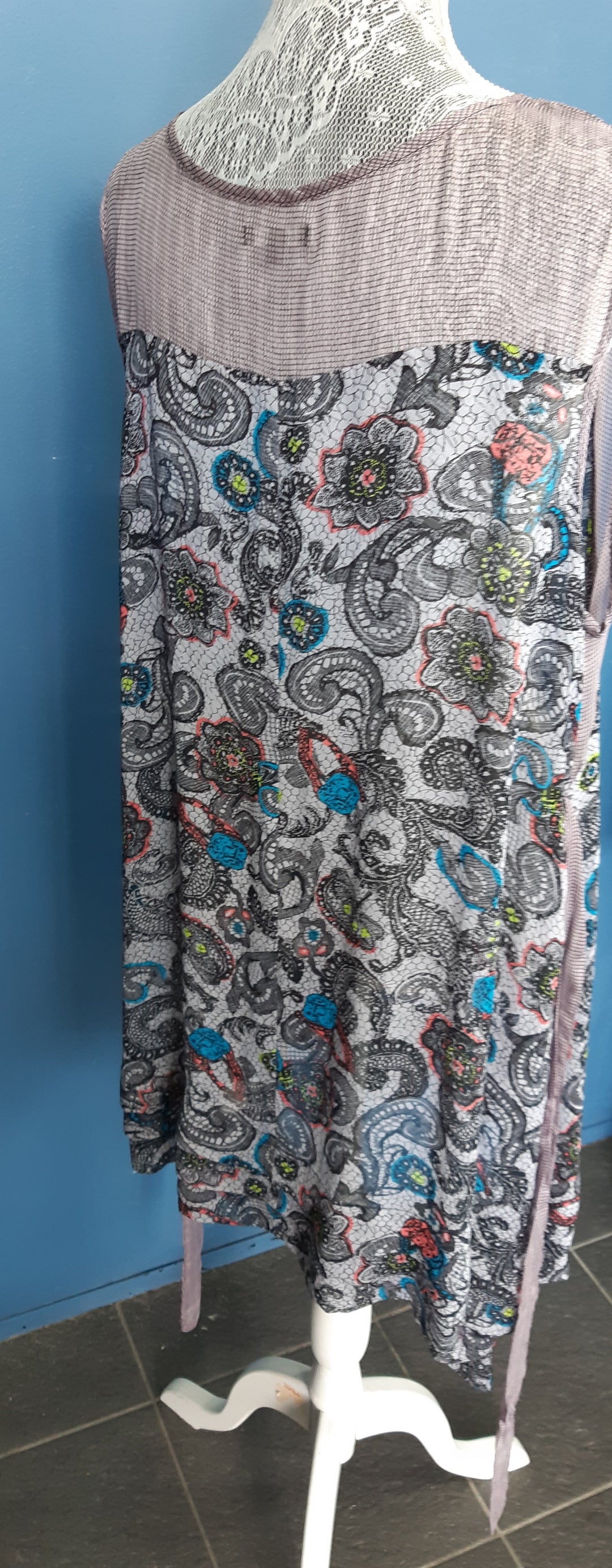 Chlorofile dress/long top with drop sides size 18