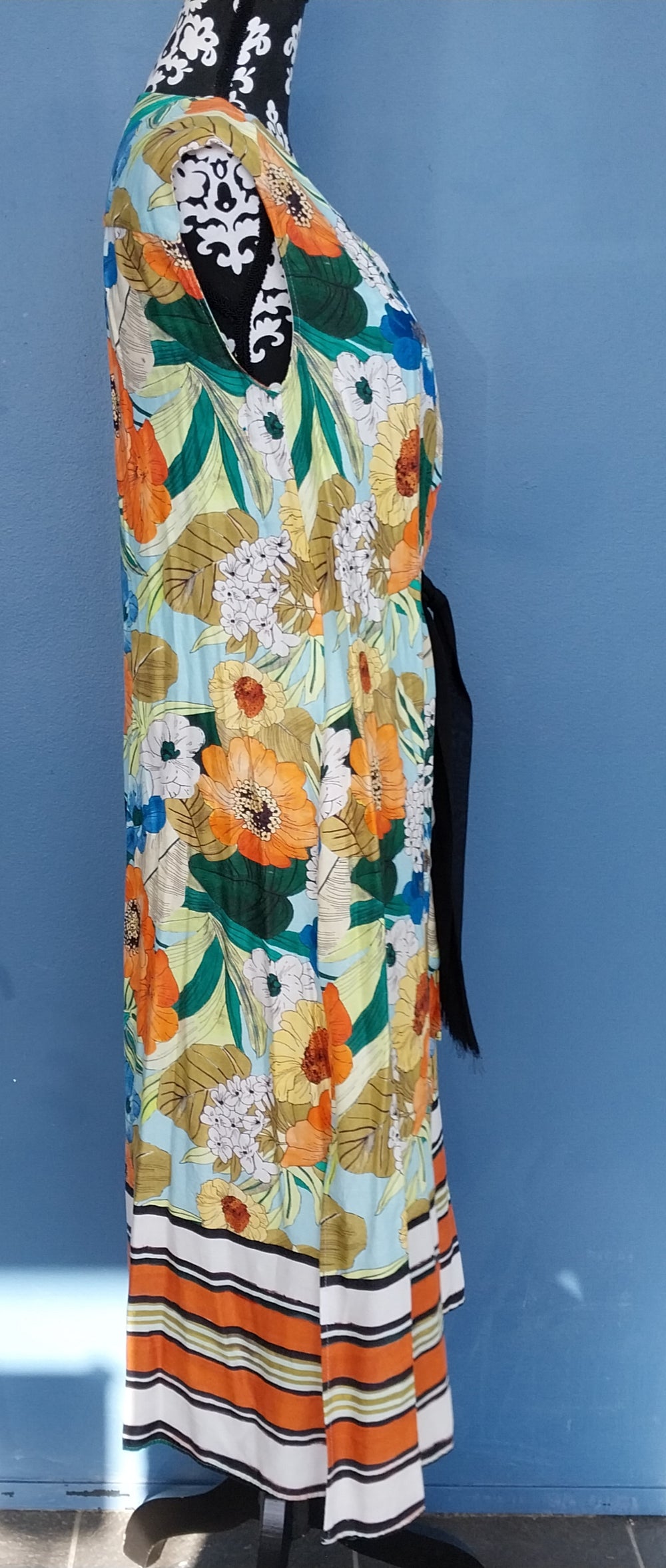 ZARA BASIC floral sleeveless dress, size M, button front with black waist tie