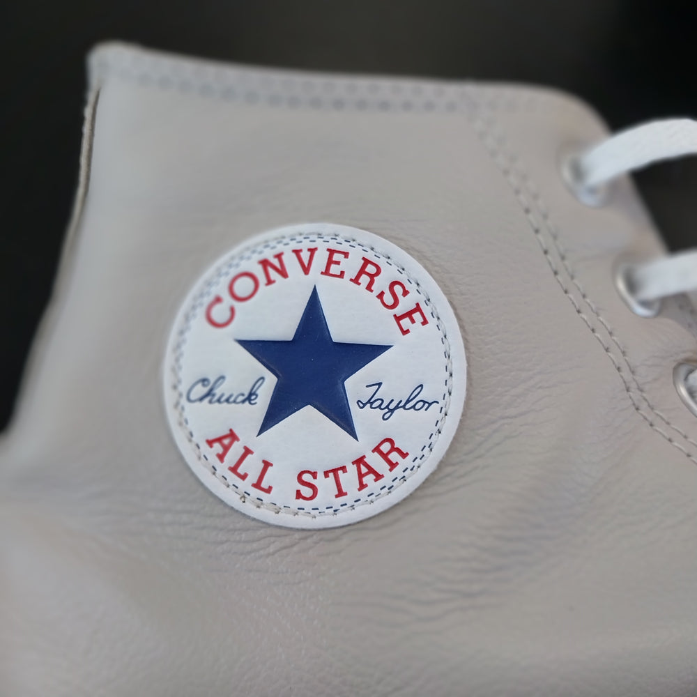 Converse Leather Chuck Taylor All  Stars Unisex  Size 12 Women's  / 10 Men's Stone