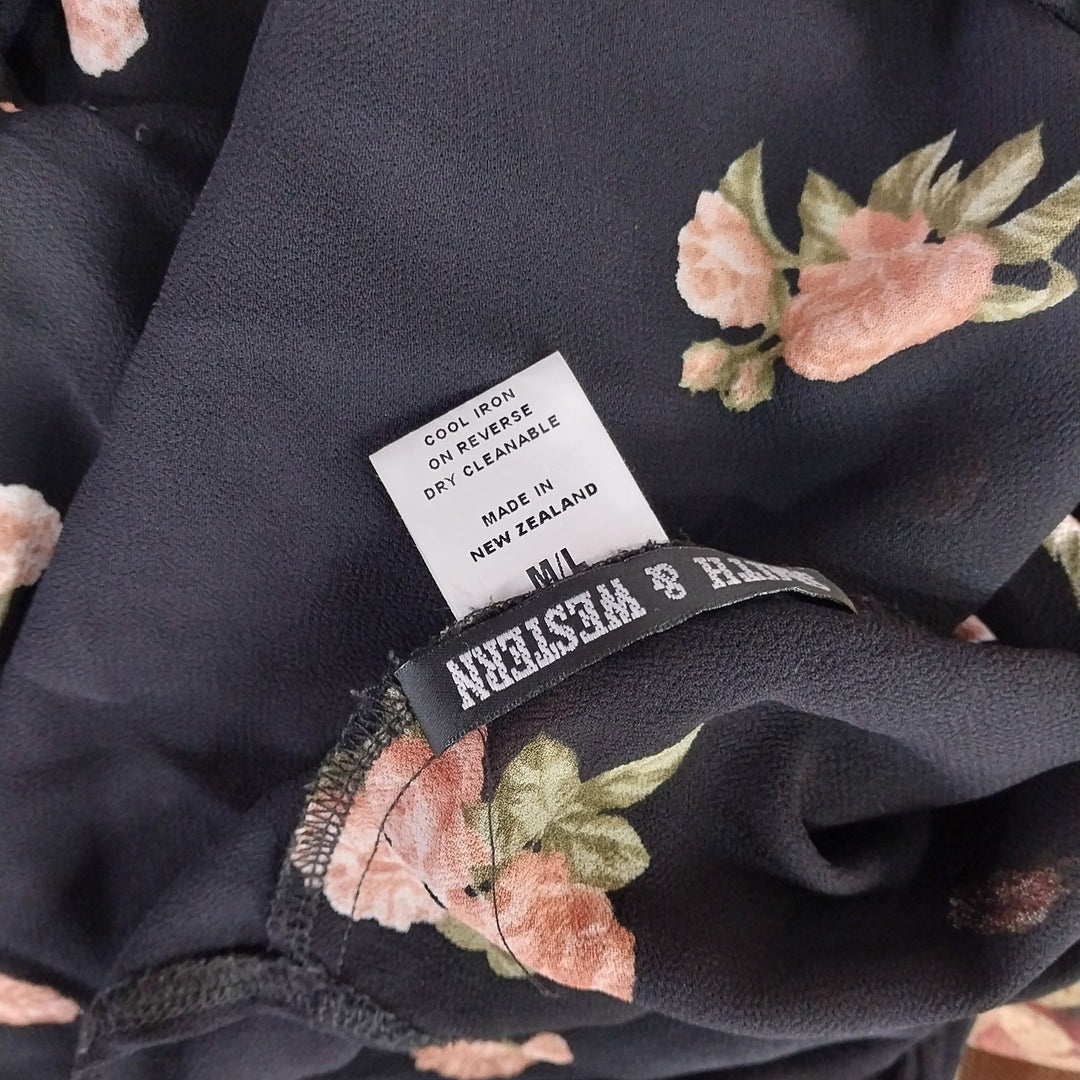 Smith & Western Blouse size M/L Designed and Made In New Zealand