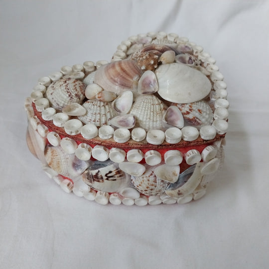 Vintage Sea Shell Heart Shaped Trinket Box Bo Ho Chic