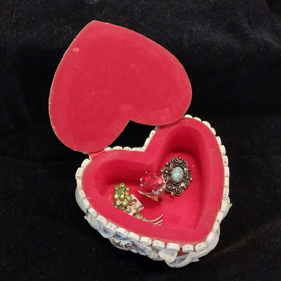 Vintage Sea Shell Heart Shaped Trinket Box Bo Ho Chic