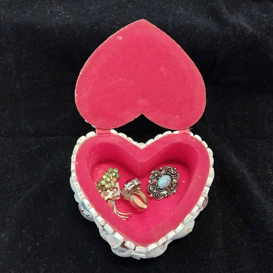 Vintage Sea Shell Heart Shaped Trinket Box Bo Ho Chic