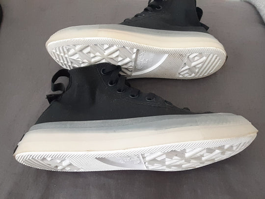Converse All Star Chuck Taylor Black high top size 8