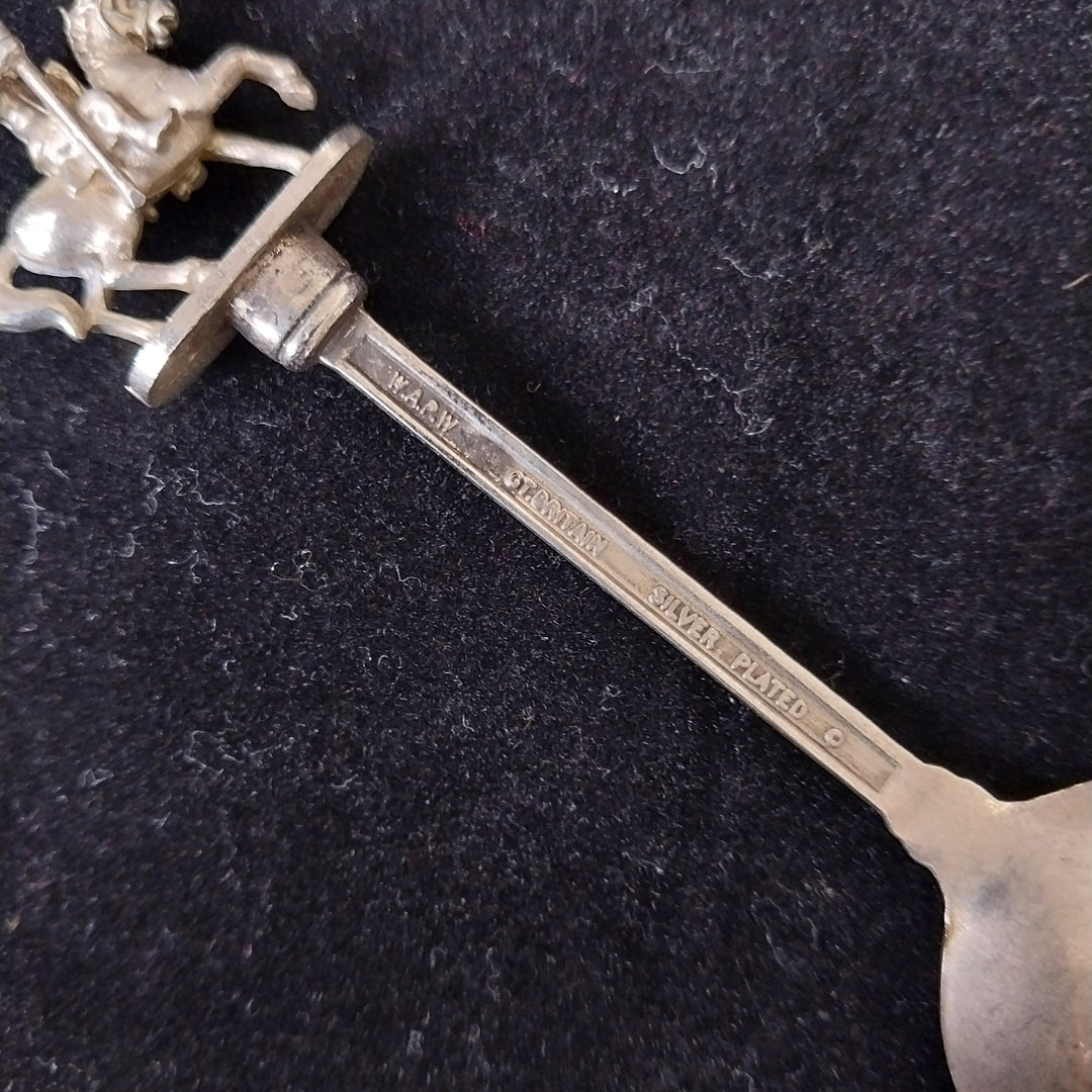 *8 Silverplated  Vintage Souvenir Spoons -Colectable*