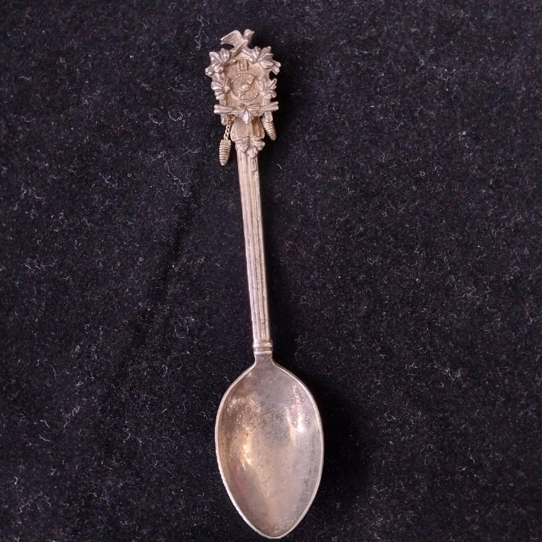 *8 Silverplated  Vintage Souvenir Spoons -Colectable*