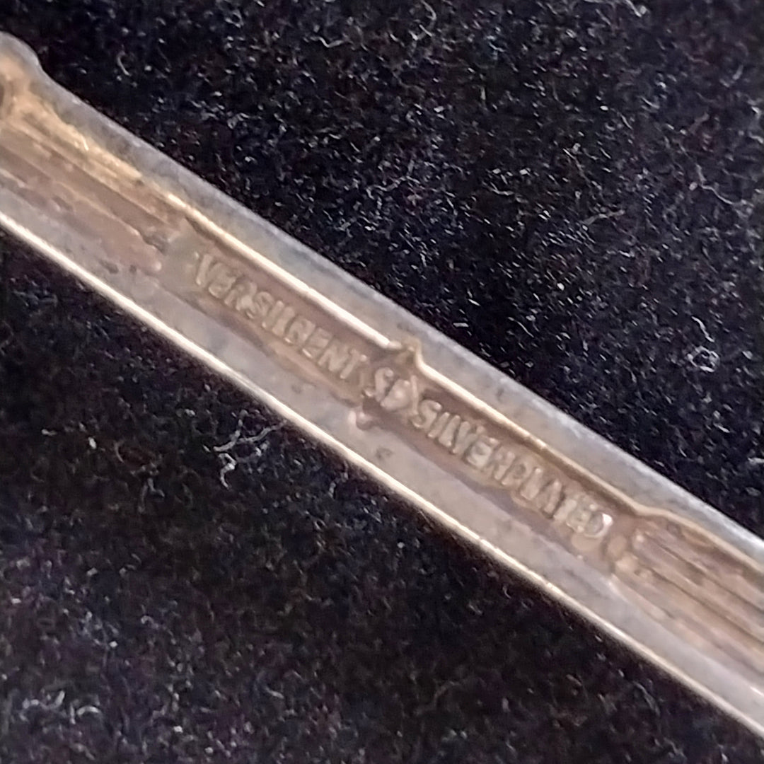 *8 Silverplated  Vintage Souvenir Spoons -Colectable*