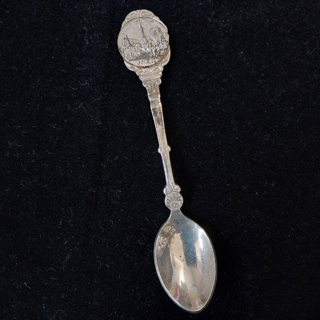 *8 Silverplated  Vintage Souvenir Spoons -Colectable*