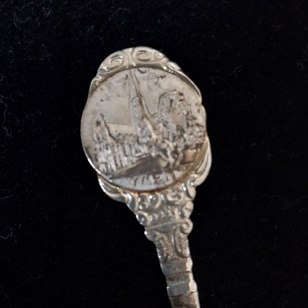 *8 Silverplated  Vintage Souvenir Spoons -Colectable*
