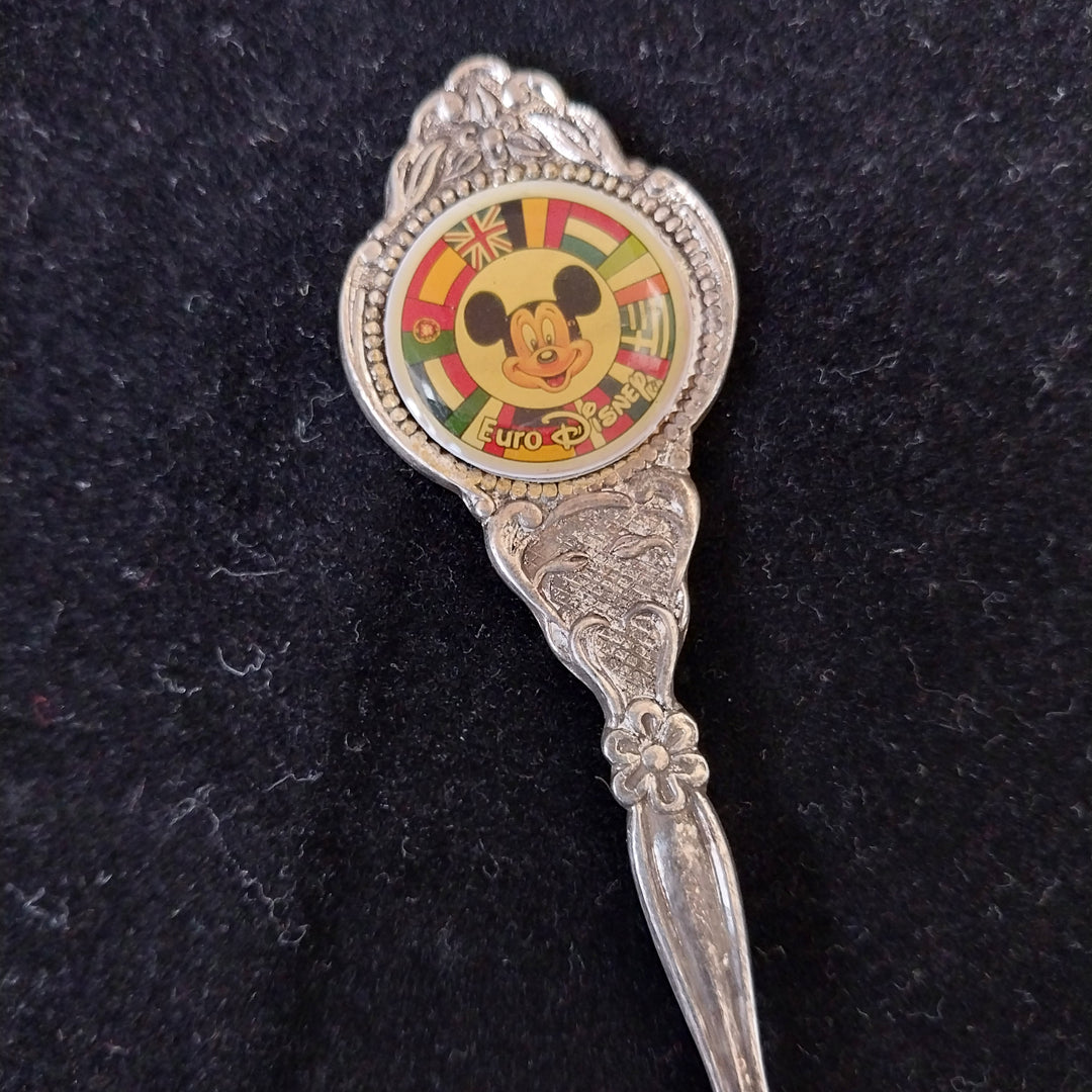 *8 Silverplated  Vintage Souvenir Spoons -Colectable*